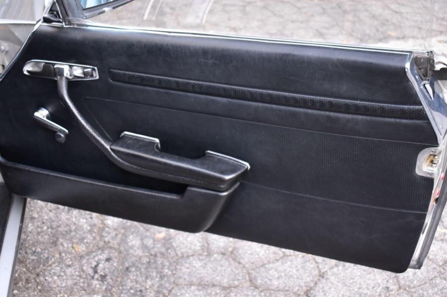 Детали интерьера Mercedes-Benz 280 SLC (C107) 1980 года  (EU) (фото 78 из 102)